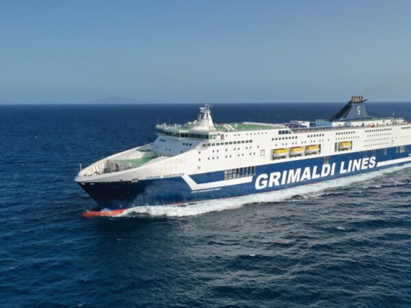 Fähre Grimaldi Lines Cruise Barcelona auf dem Mittelmeer – Buchung mit ALINAVI